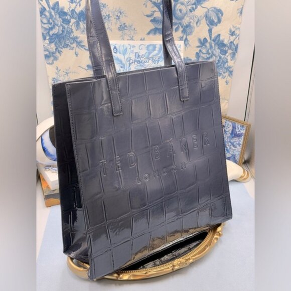 🆕 TED BAKER 🧿 NWOT CROCCON Eco Croc Leather Large Icon Tote Bag, Dark Blue - Picture 2 of 12